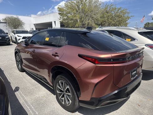 Used 2024 Lexus RZ 450e Premium w/ Accessory Package (Z1) image 4