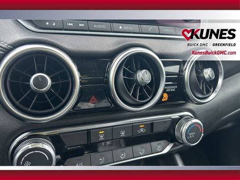 Used 2024 Nissan Sentra SV image 18