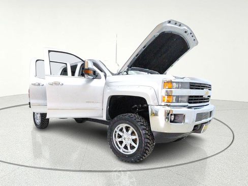 Used 2016 Chevrolet Silverado 3500 LTZ AWD/4WD image 11