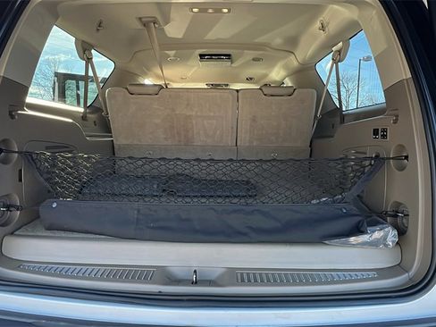 Used 2016 Chevrolet Suburban LTZ image 10