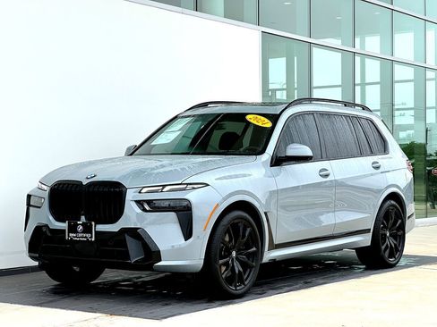 Certified 2024 BMW X7 xDrive40i w/ M Sport Package AWD/4WD image 9