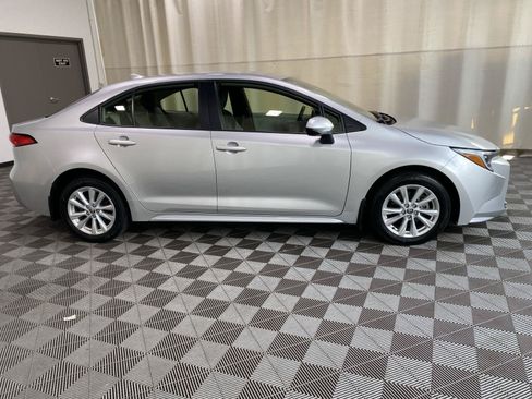 Used 2024 Toyota Corolla LE w/ LE Convenience Package FWD image 8