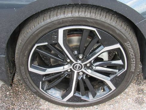 Used 2022 Nissan Altima 2.5 SV w/ SV Premium Package image 9