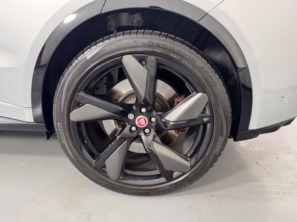 Used 2023 Jaguar F-PACE SVR AWD/4WD image 41