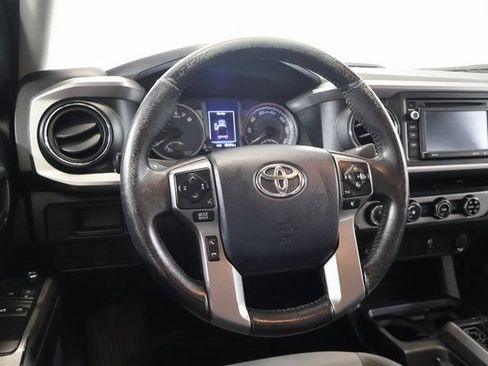 Used 2017 Toyota Tacoma SR5 w/ Tow Package AWD/4WD image 15
