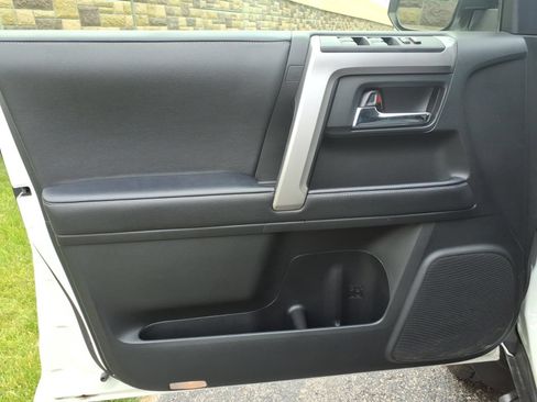 Used 2022 Toyota 4Runner SR5 Premium w/ Moonroof Package AWD/4WD image 14