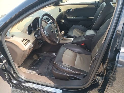 Used 2009 Chevrolet Malibu LTZ w/ HFV6 Engine Package image 10