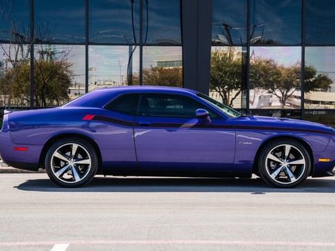 Used 2013 Dodge Challenger R/T image 10