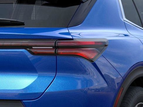 New 2026 Chevrolet Equinox EV LT image 12