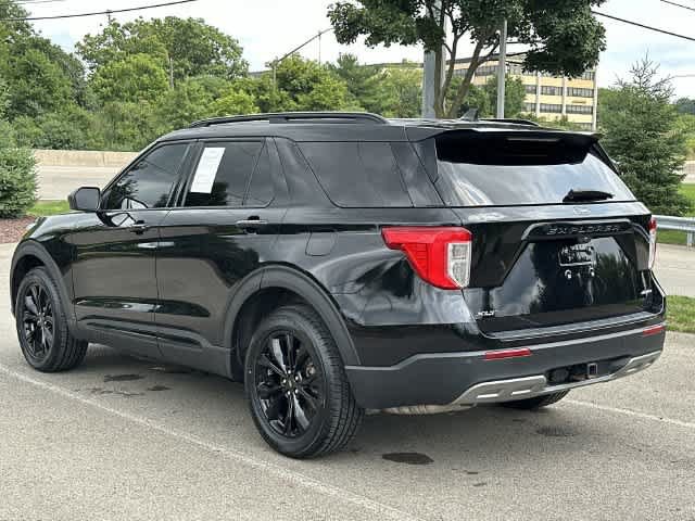 Used 2023 Ford Explorer XLT w/ Equipment Group 202A AWD/4WD image 32