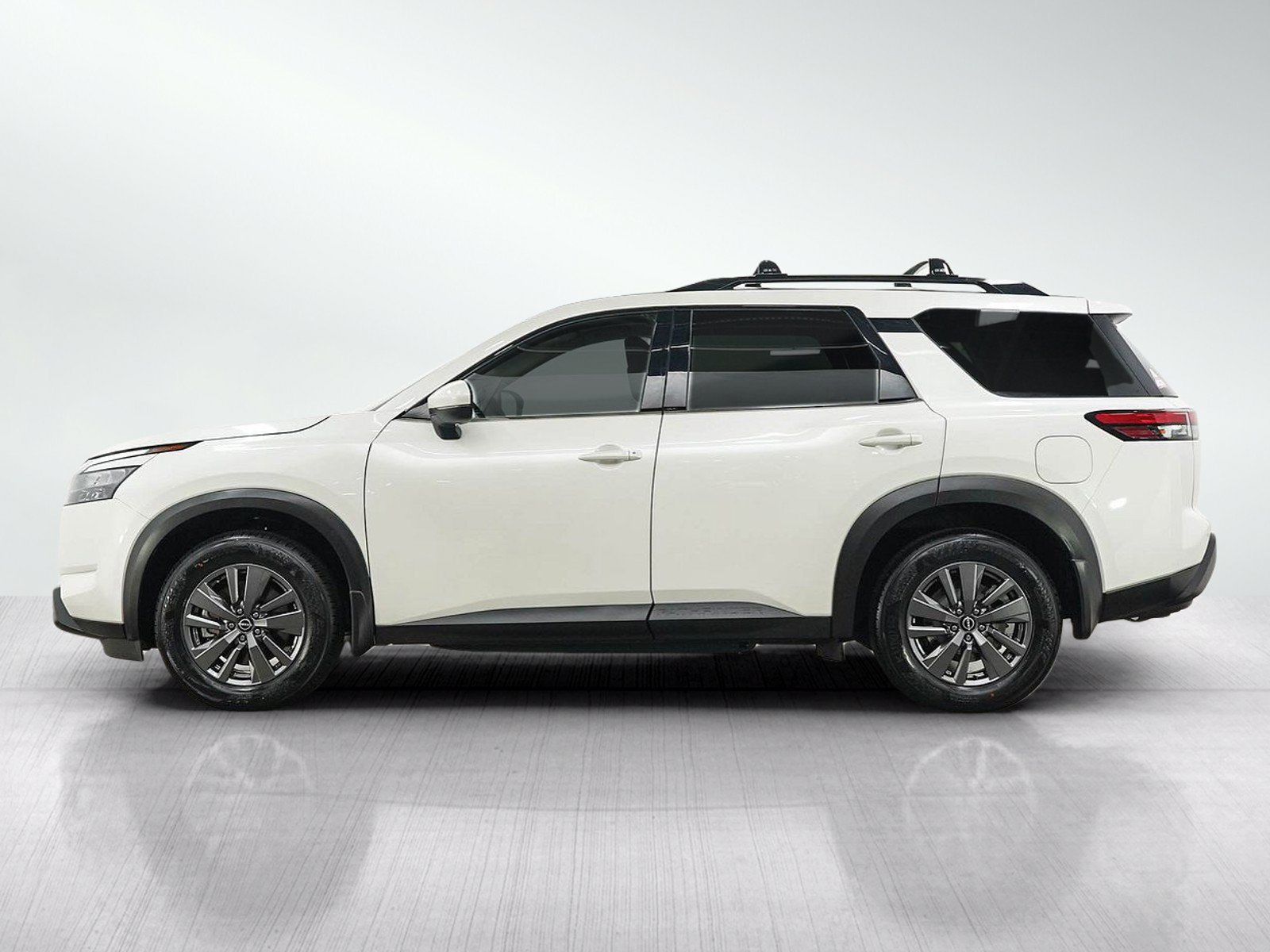 Used 2023 Nissan Pathfinder SV w/ SV Premium Package AWD/4WD image 2
