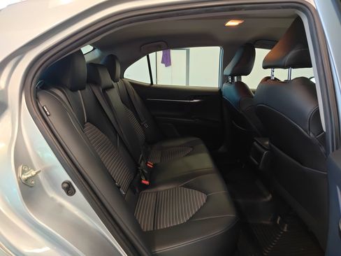 Used 2020 Toyota Camry SE FWD image 16