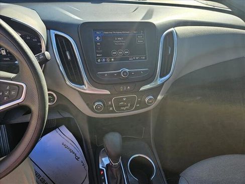 Used 2022 Chevrolet Equinox LS w/ LS Convenience Package image 7