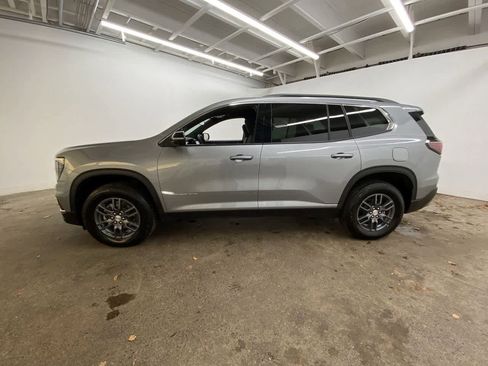 Used 2025 GMC Acadia Elevation image 3