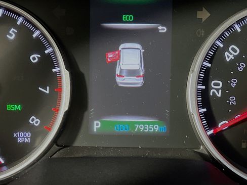 Used 2021 Toyota RAV4 XLE Premium FWD image 22