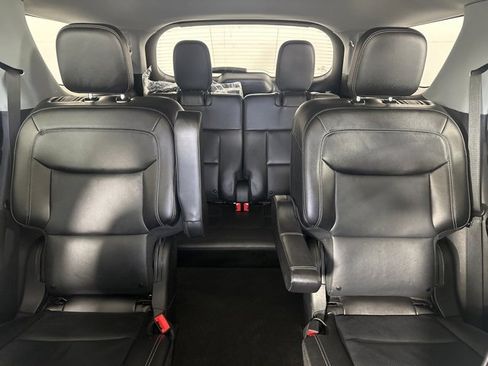 Used 2023 Ford Explorer Limited image 29