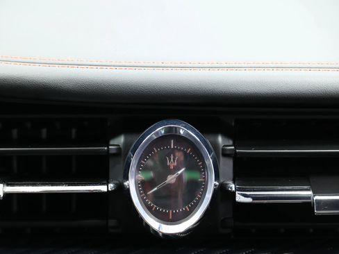 Used 2022 Maserati Quattroporte Trofeo RWD image 31