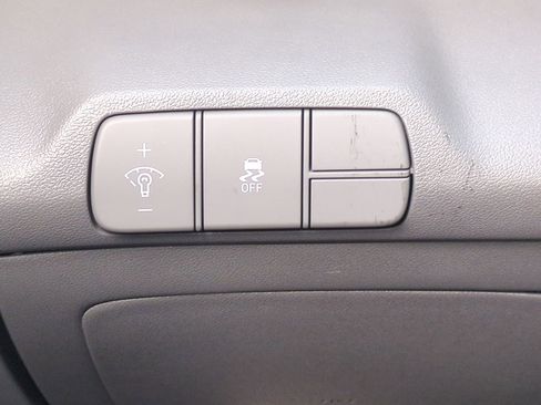 Used 2025 Hyundai Elantra Sport image 17