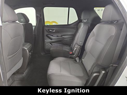 Used 2022 Chevrolet Traverse LT FWD image 11