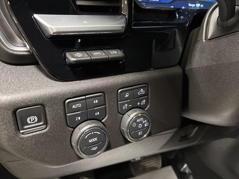 Used 2025 Chevrolet Silverado 2500 High Country w/ Midnight Edition AWD/4WD image 25