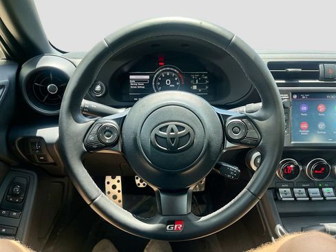 Used 2023 Toyota GR86 Premium w/ ALL Weather Mat Package (TMS) RWD image 11