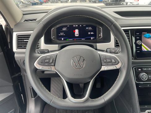 Used 2023 Volkswagen Atlas SE image 26