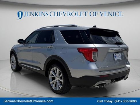 Used 2022 Ford Explorer Platinum w/ Equipment Group 601A AWD/4WD image 7