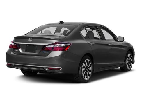 Used 2017 Honda Accord Touring image 2