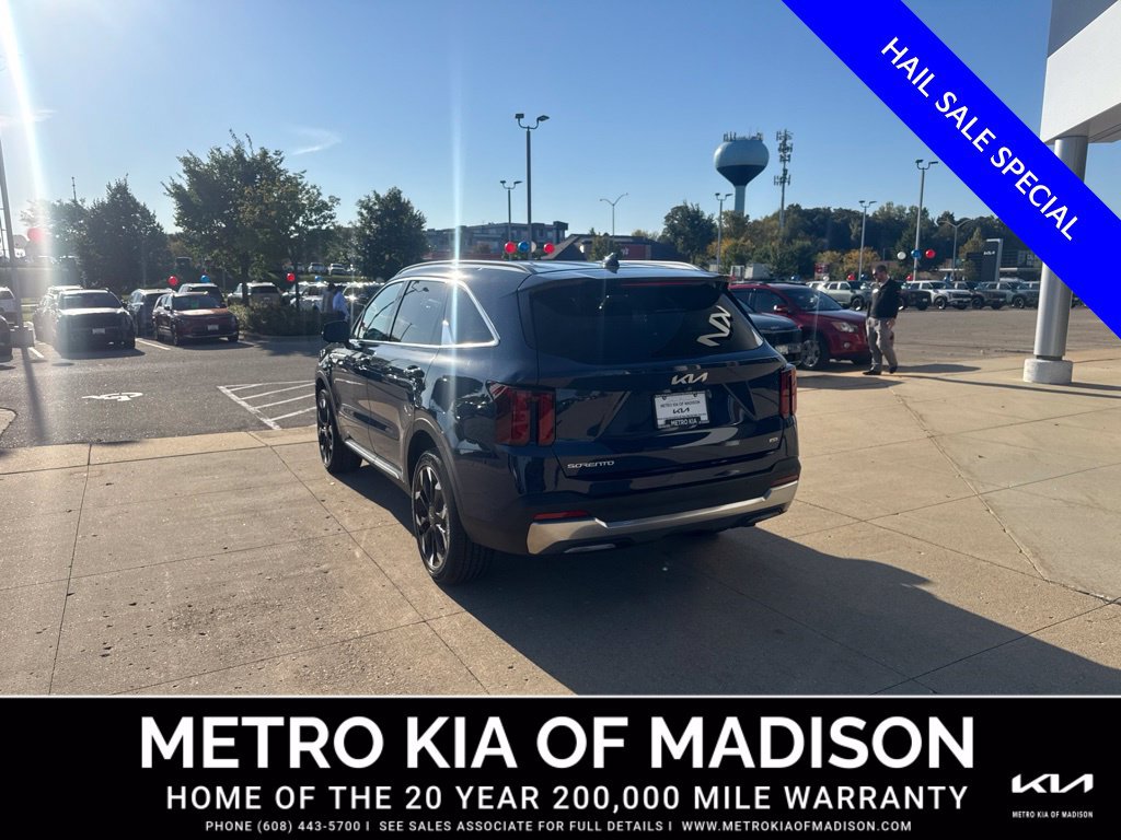 Used 2026 Kia Sorento EX AWD/4WD image 3