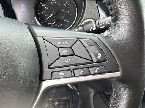 Used 2018 Nissan Rogue SL FWD image 30