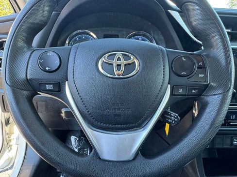 Used 2017 Toyota Corolla LE image 23