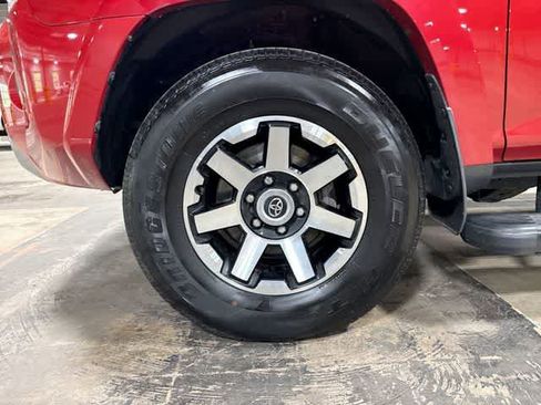 Certified 2022 Toyota 4Runner TRD Off-Road Premium w/ Moonroof Package AWD/4WD image 10
