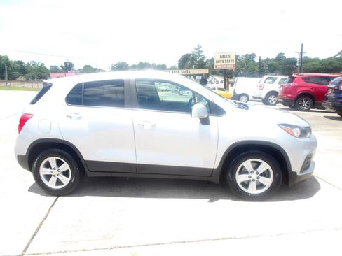 Used 2020 Chevrolet Trax LS w/ Tint and Cruise Package FWD image 5