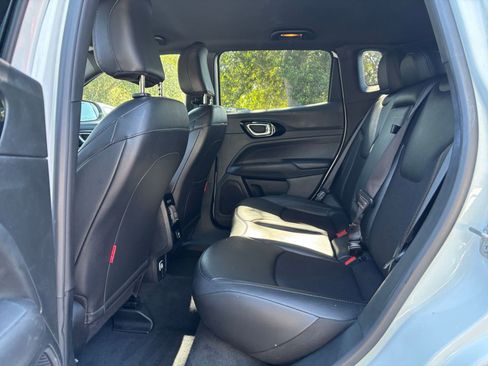 Used 2025 Jeep Compass Trailhawk AWD/4WD image 24