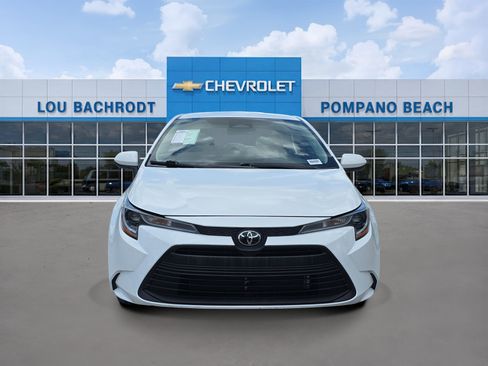 Used 2024 Toyota Corolla LE FWD image 2
