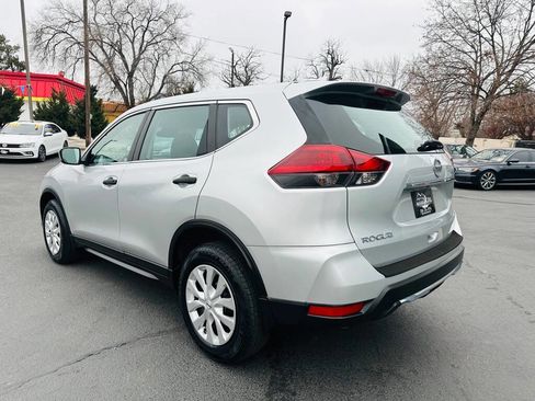 Used 2019 Nissan Rogue S image 5