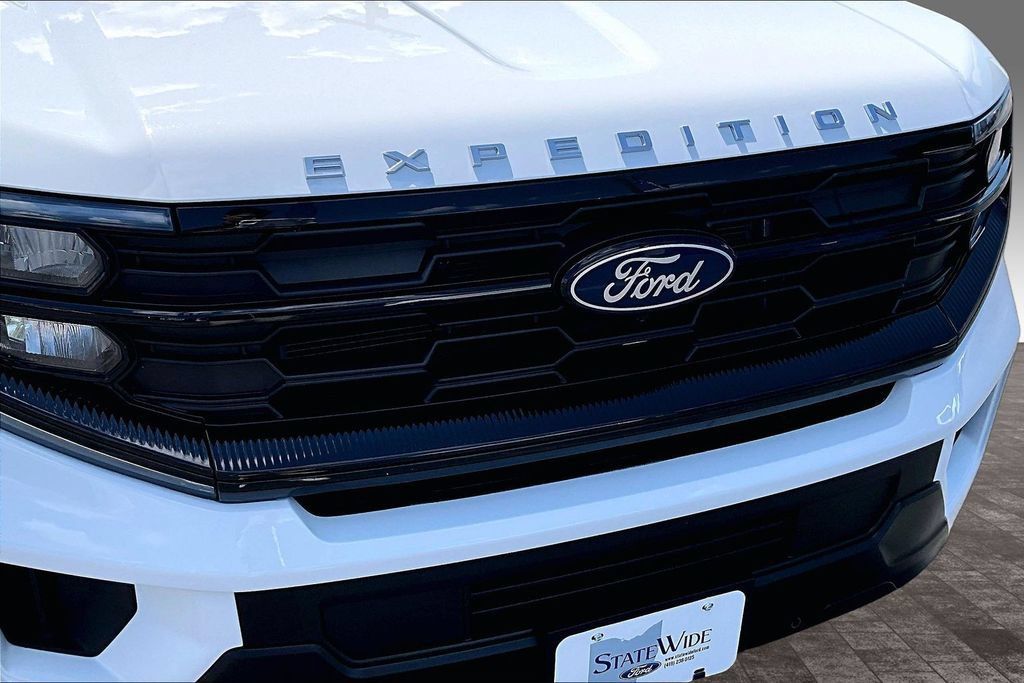 Used 2025 Ford Expedition Active RWD image 30