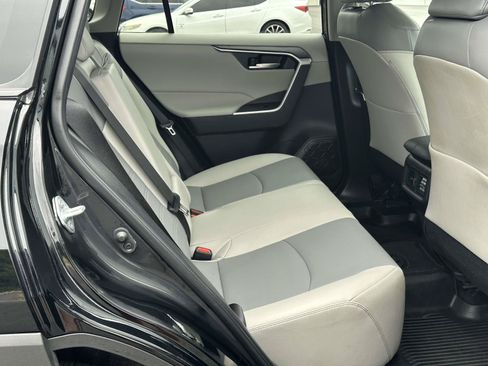 Used 2025 Toyota RAV4 XLE Premium FWD image 7
