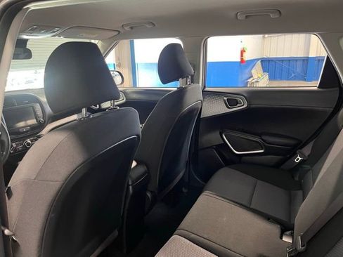 Used 2024 Kia Soul LX w/ Option Group 015 image 17