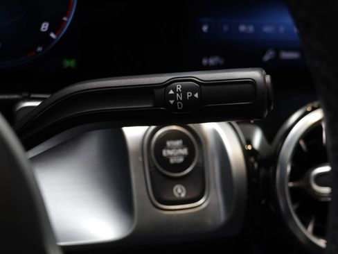 Used 2021 Mercedes-Benz GLB 250 4MATIC image 12