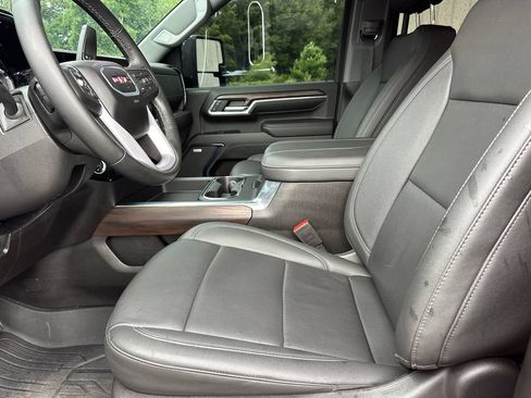 Used 2024 GMC Sierra 2500 SLT w/ SLT Premium Package AWD/4WD image 10