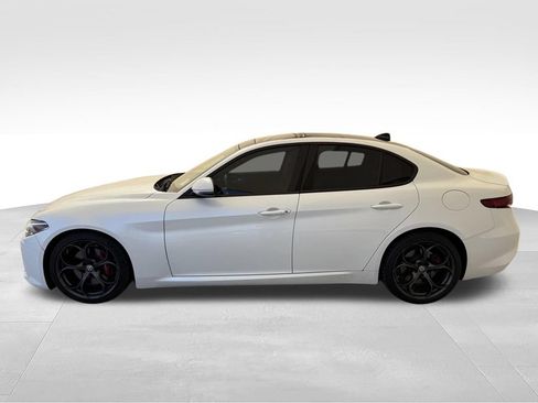 Used 2019 Alfa Romeo Giulia Ti Sport w/ Quick Order Package 22U Sport RWD image 8