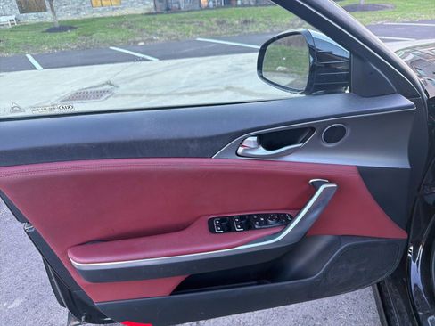 Used 2019 Kia Stinger GT image 10