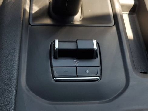 Used 2024 GMC Sierra 1500 AT4 w/ Technology Package AWD/4WD image 32