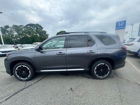 New 2026 Honda Pilot Touring image 3