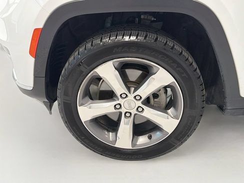 Used 2022 Jeep Grand Cherokee L Limited AWD/4WD image 27
