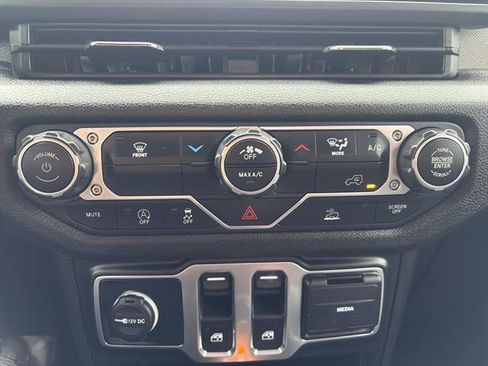 Used 2025 Jeep Wrangler Sport AWD/4WD image 19