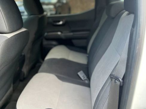 Used 2022 Toyota Tacoma TRD Sport AWD/4WD image 10