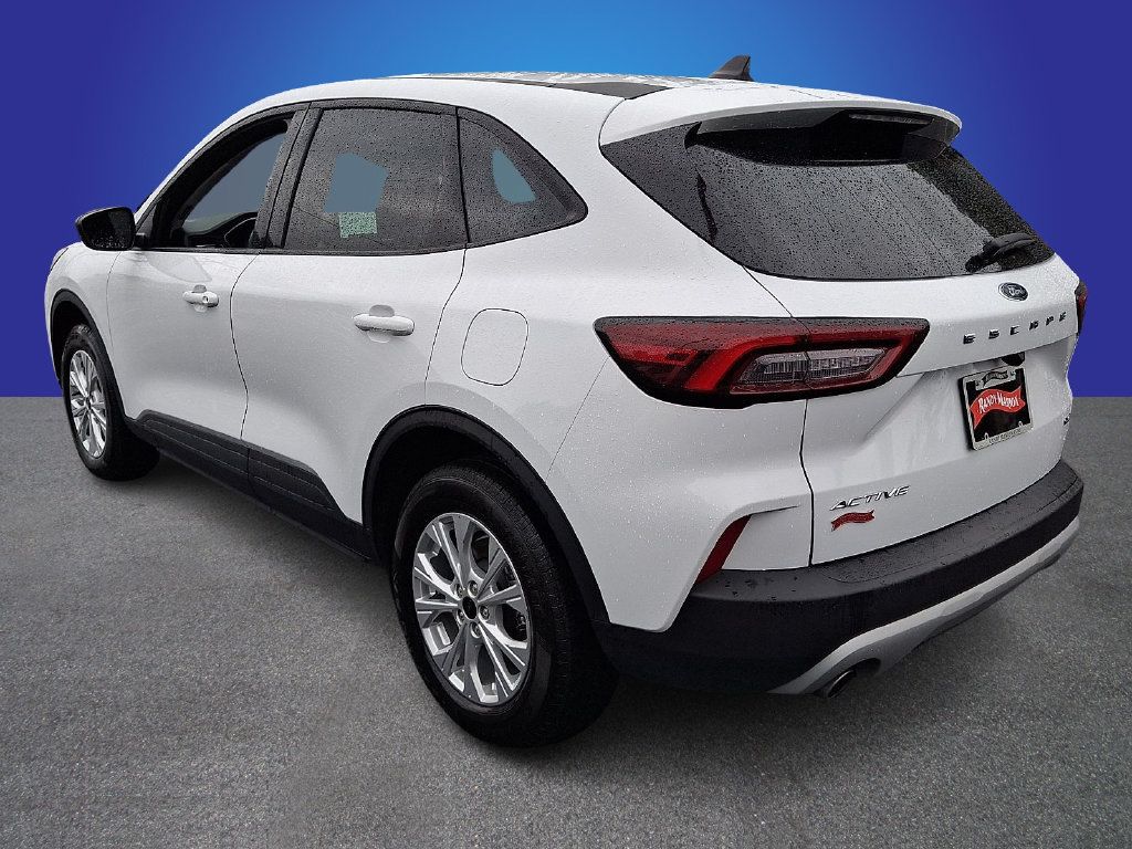 Used 2025 Ford Escape Active AWD/4WD image 6