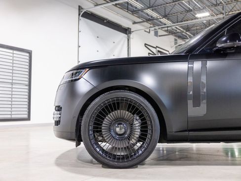 Used 2023 Land Rover Range Rover SE image 17